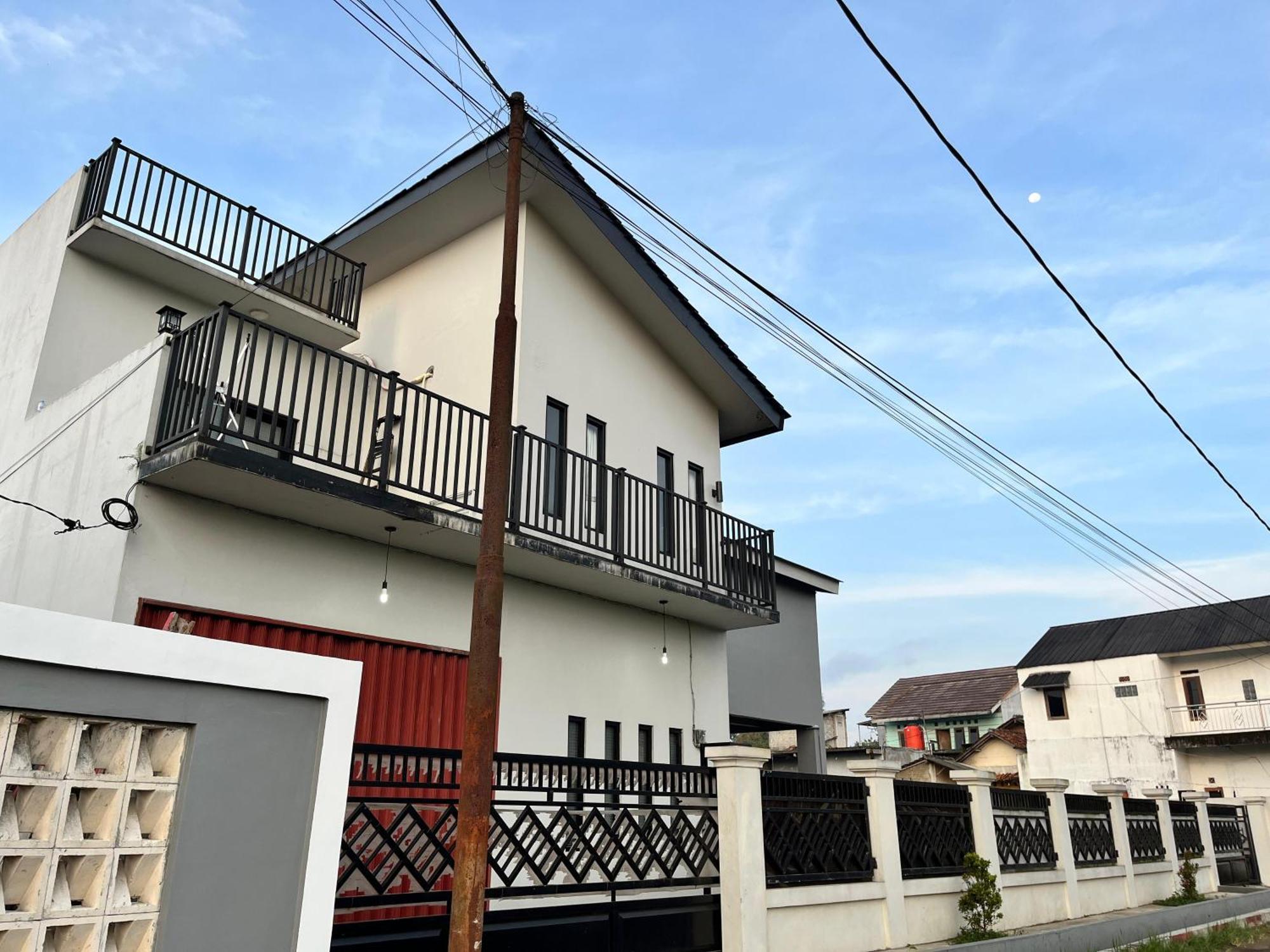 Villa Cassandra Cigombong Exterior photo
