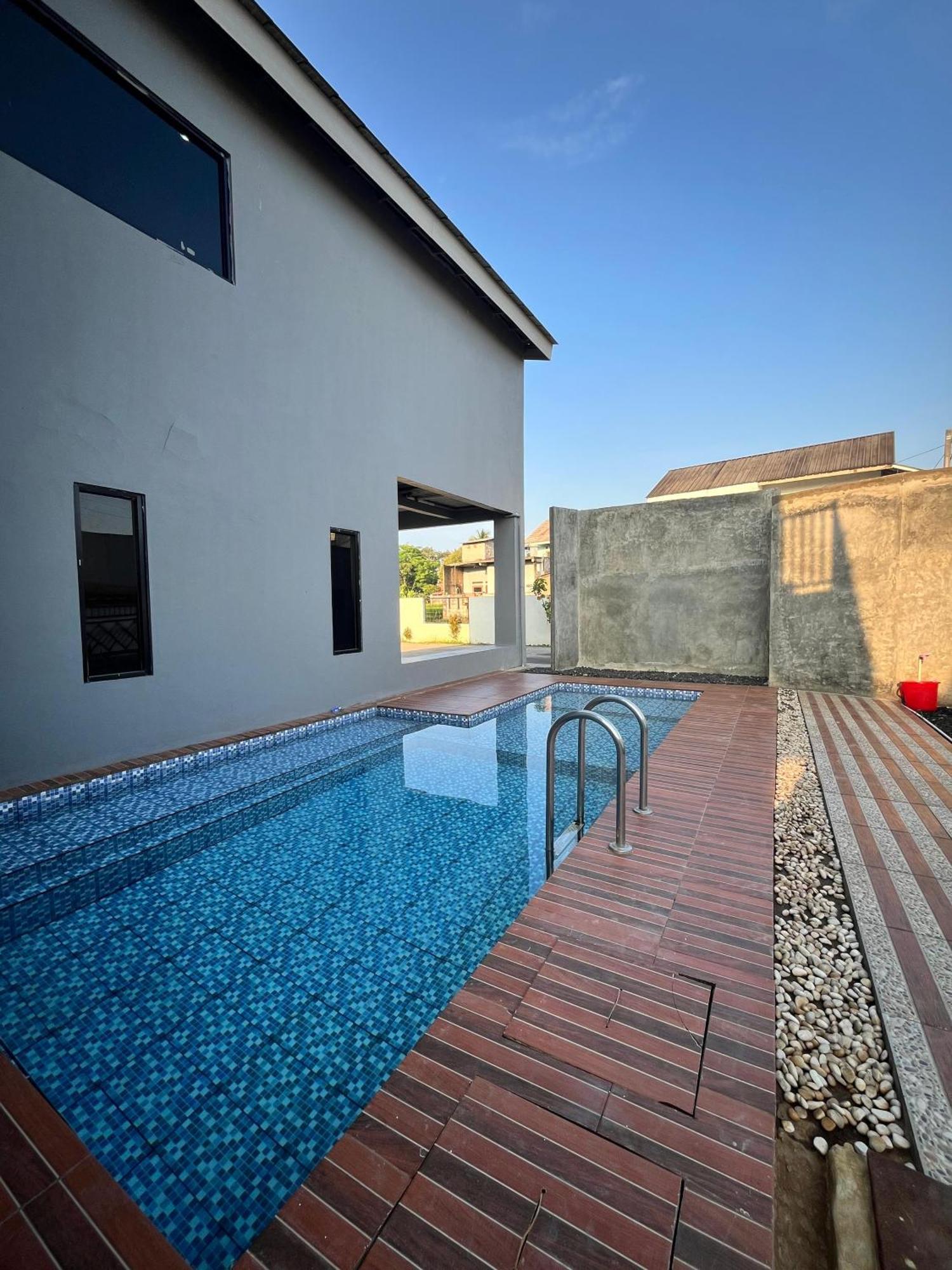 Villa Cassandra Cigombong Exterior photo